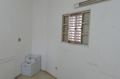 CASA COMERCIAL DE ESQUINA